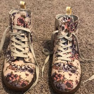 floral docs🎀